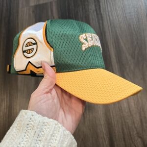 NWOT MITCHELL & NESS SEATTLE SUPERSONICS Jersey Hat